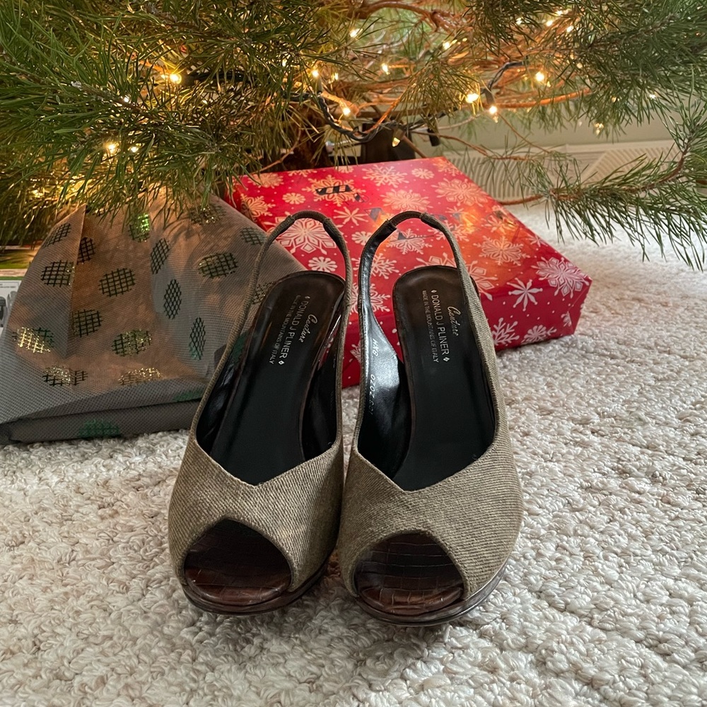 Donald J Pliner Couture Sling Back Heel